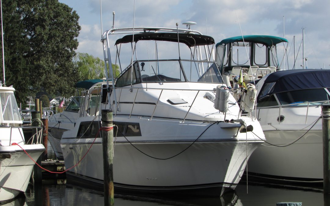 1988 Carver 32′ 3297 Mariner SOLD