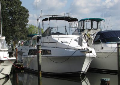 1988 Carver 32′ 3297 Mariner SOLD